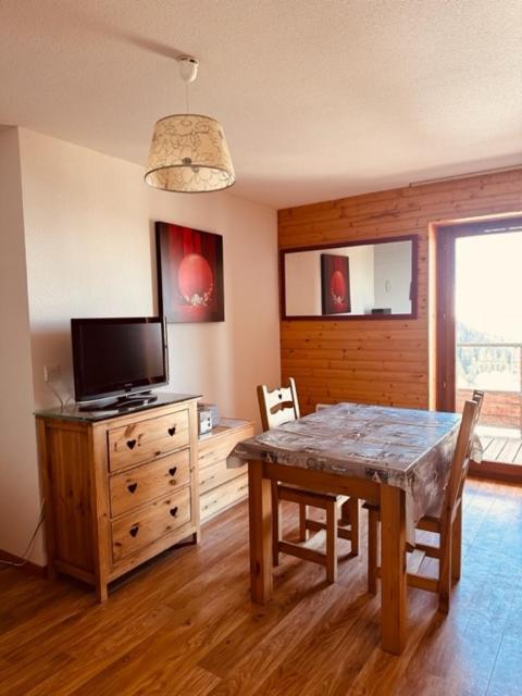 Niveole, Studio 2 Personnes, Les Balcons De Recoin Chamrousse Luaran gambar